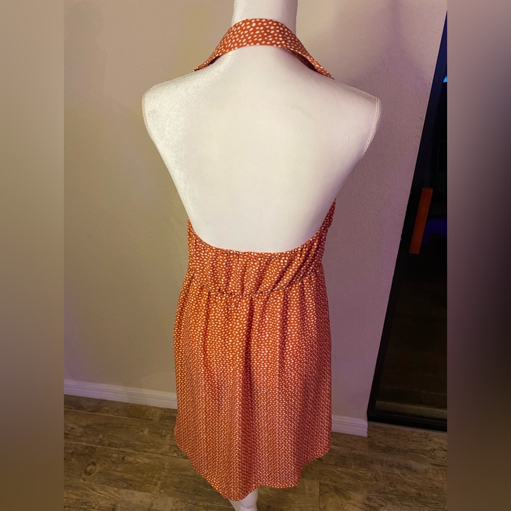 Backless Dress - Picture 4 of 9
